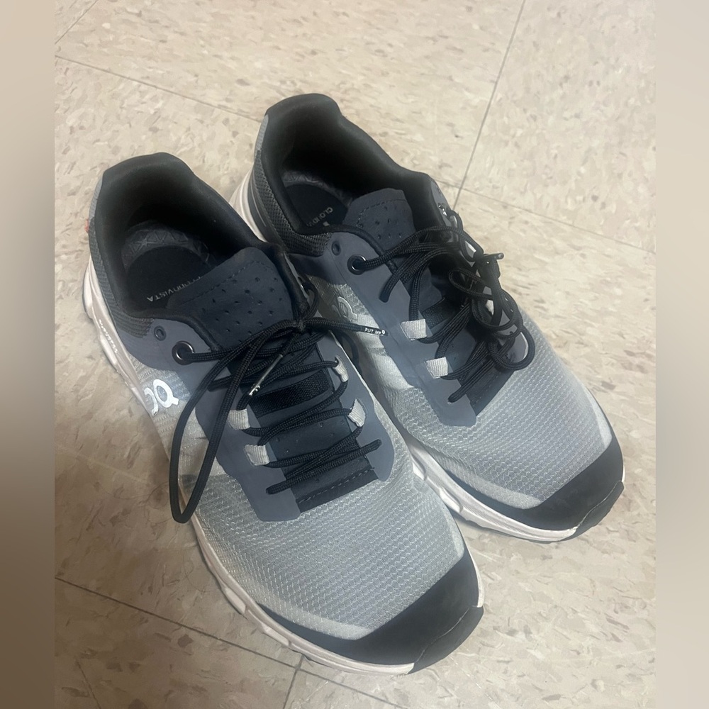 ON Women’s Gray Athletic Shoes